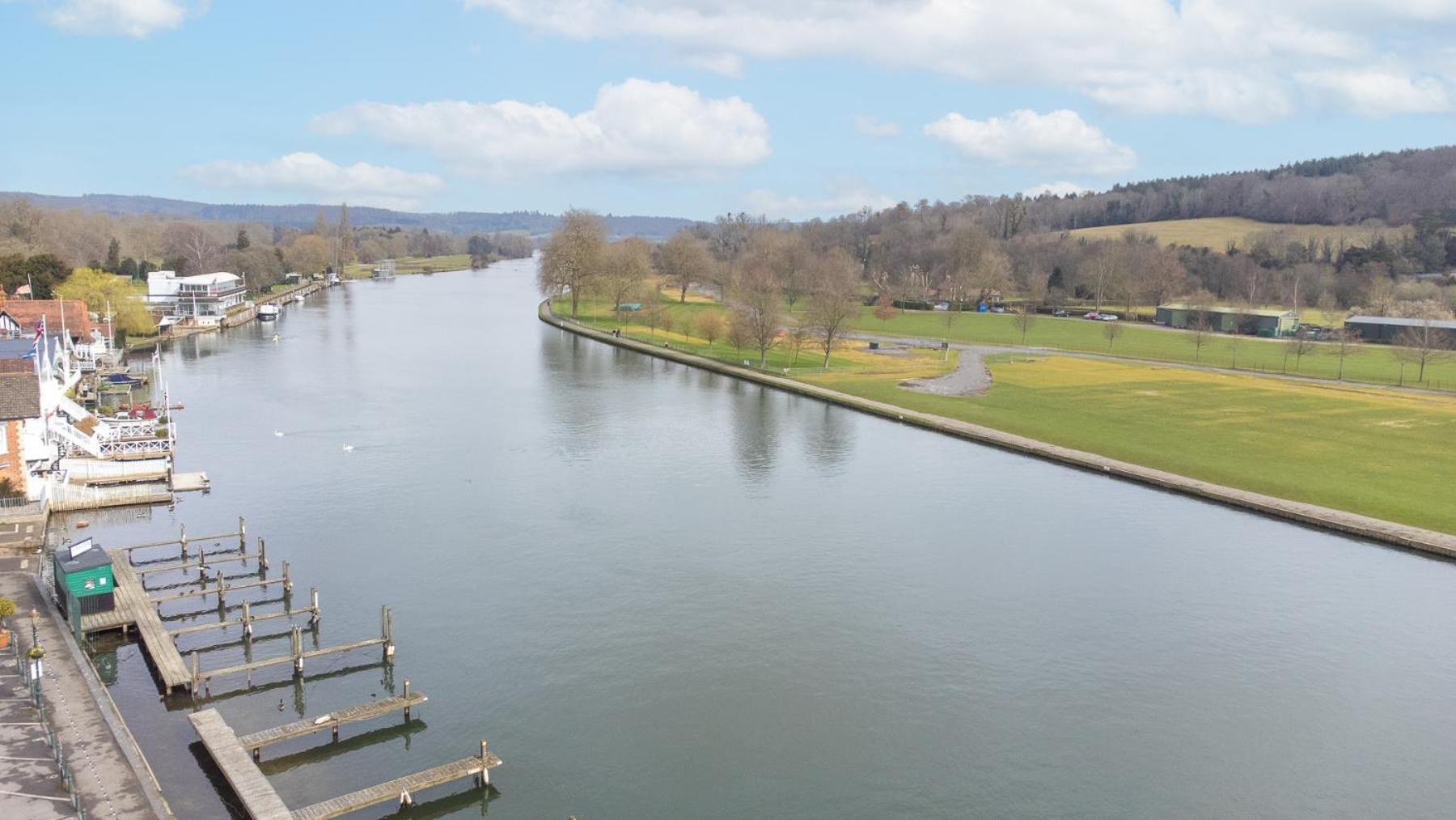 Olive Tale Villa Henley-on-Thames ภายนอก รูปภาพ