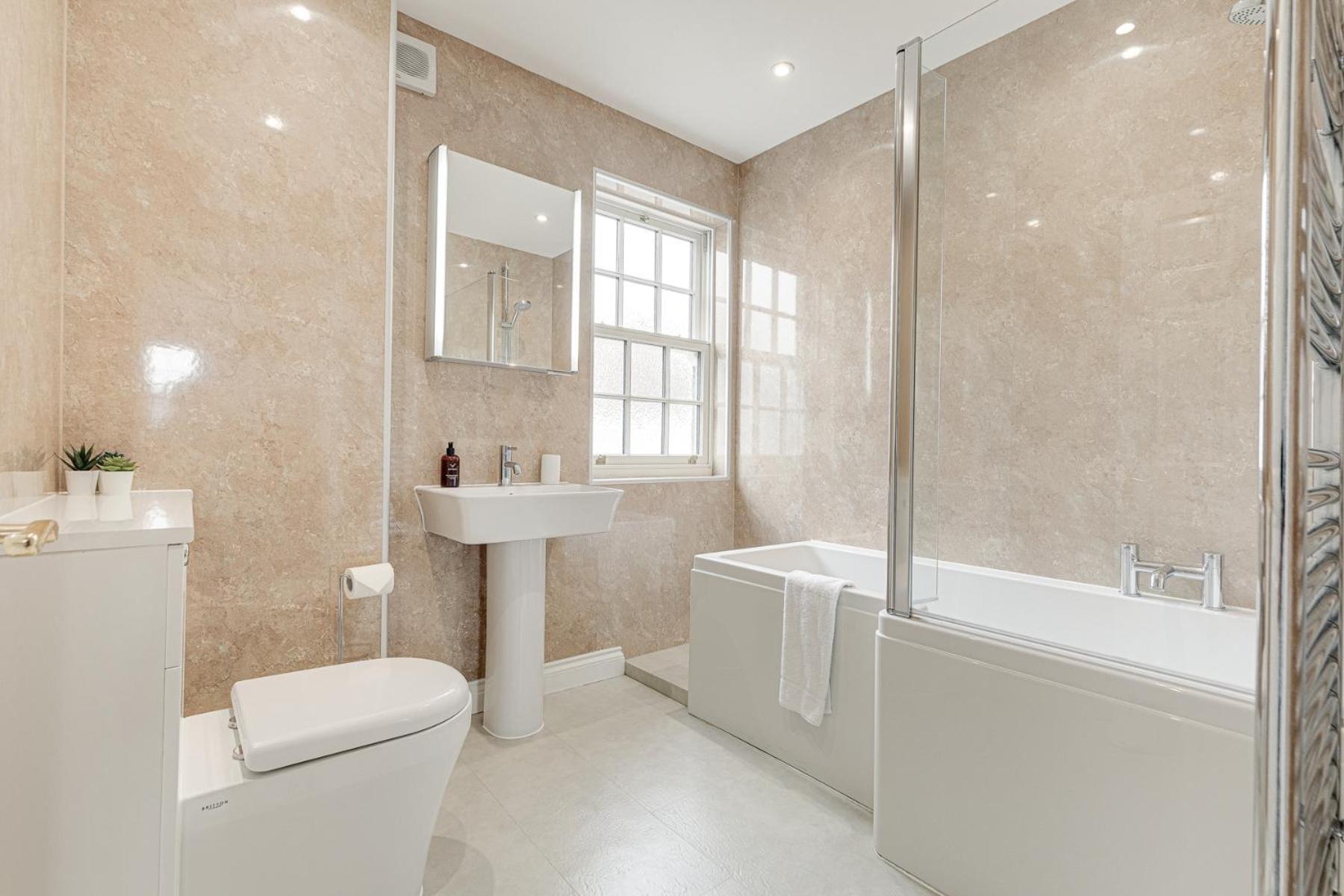Olive Tale Villa Henley-on-Thames ภายนอก รูปภาพ