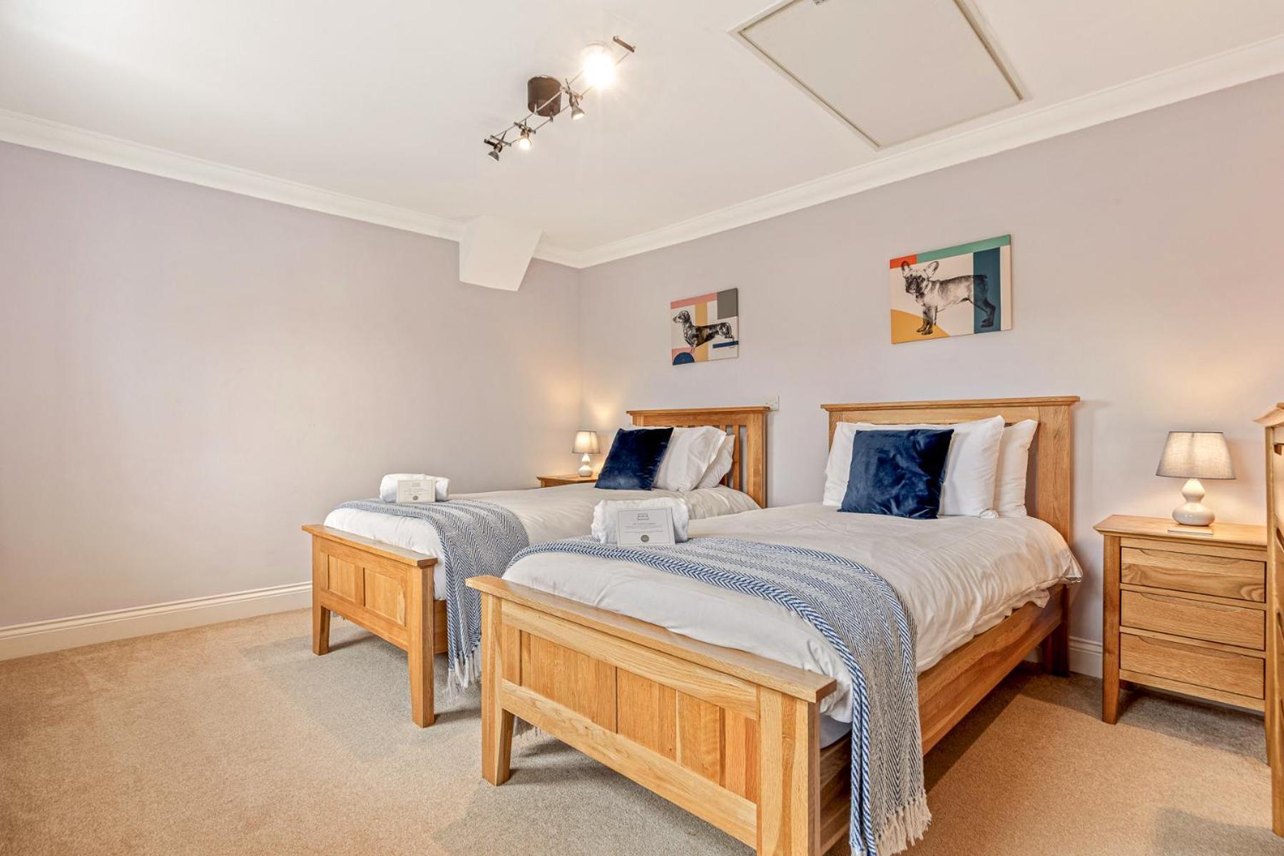 Olive Tale Villa Henley-on-Thames ภายนอก รูปภาพ