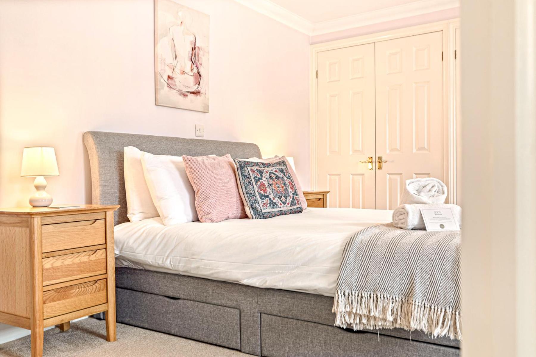 Olive Tale Villa Henley-on-Thames ภายนอก รูปภาพ