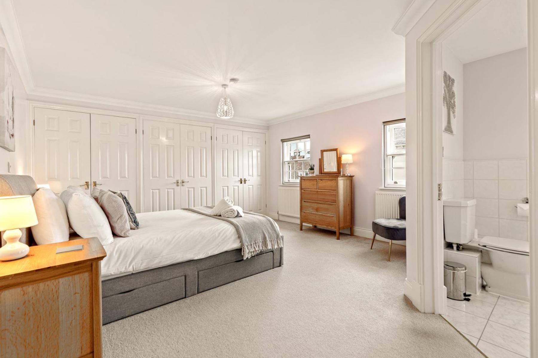 Olive Tale Villa Henley-on-Thames ภายนอก รูปภาพ