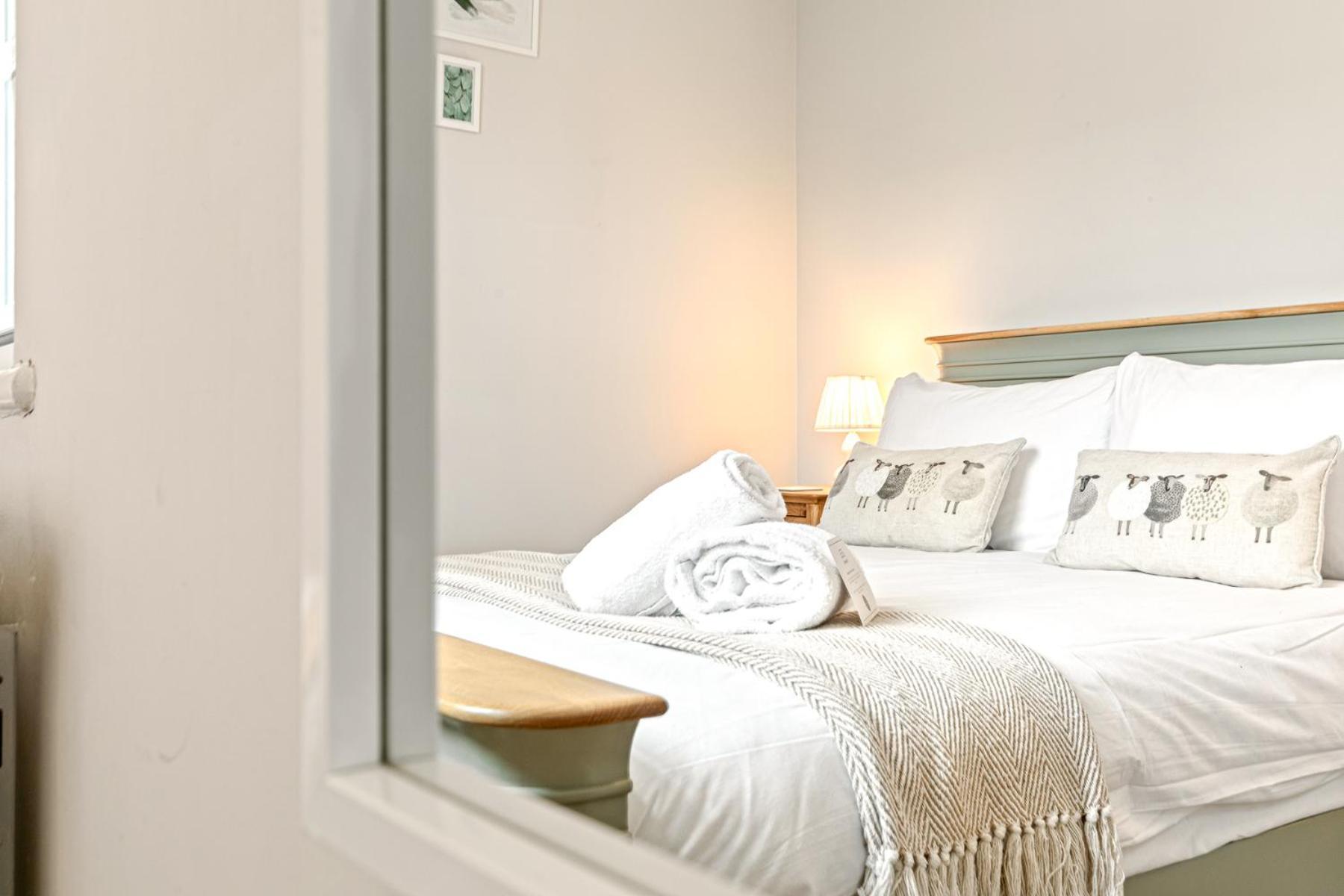 Olive Tale Villa Henley-on-Thames ภายนอก รูปภาพ